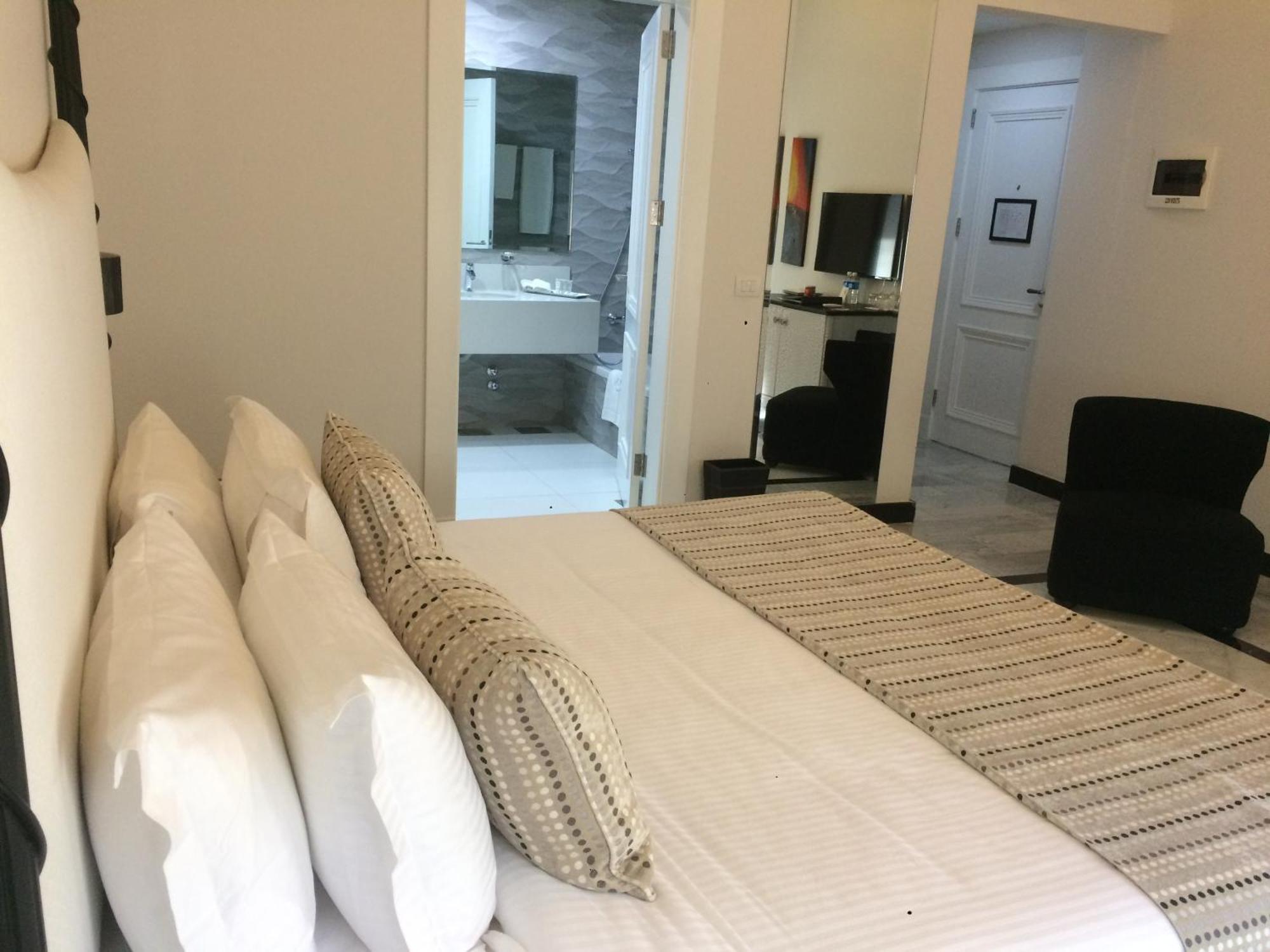 Cherry Blossom Boutique Hotel Bhamdoun Bagian luar foto