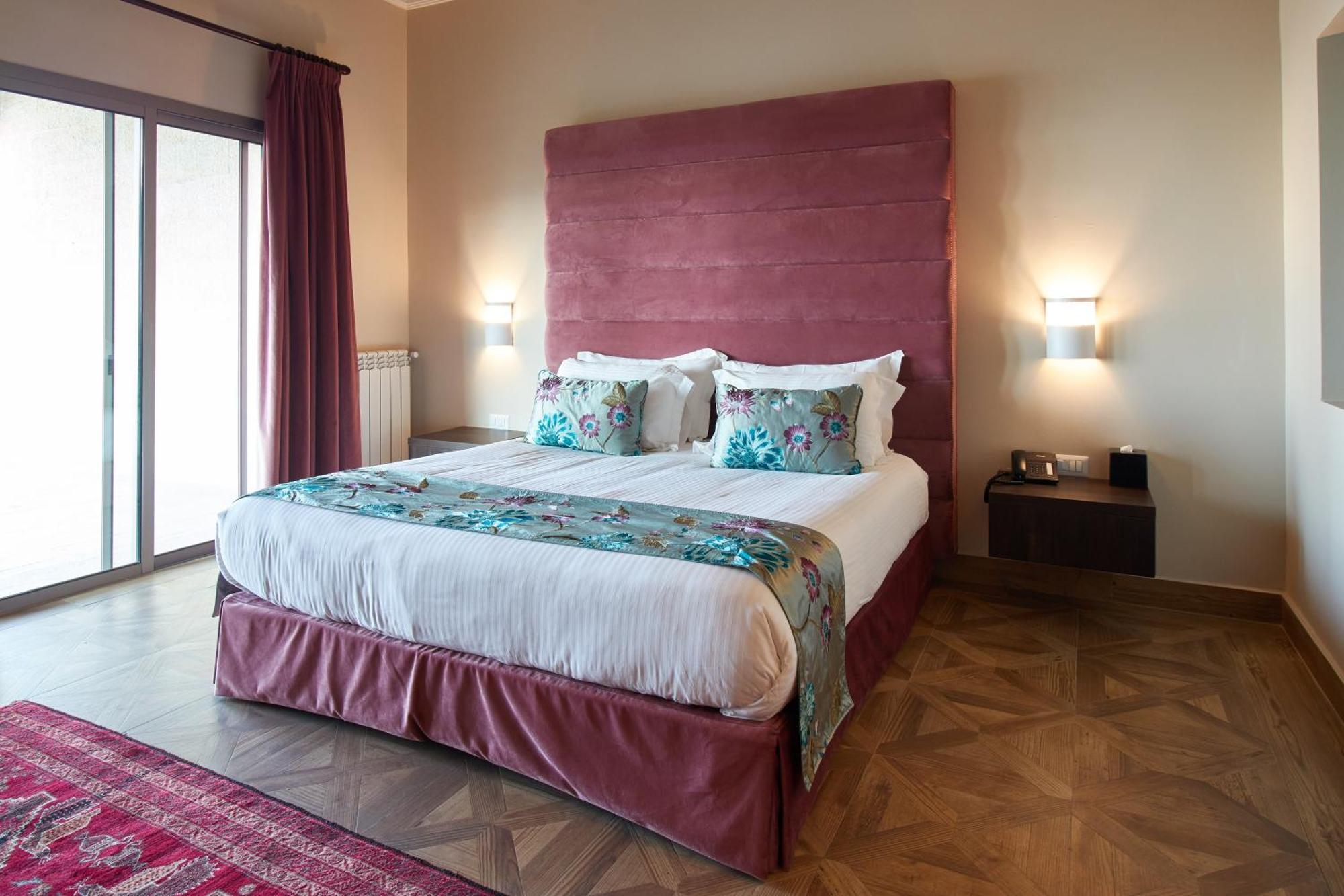 Cherry Blossom Boutique Hotel Bhamdoun Bagian luar foto