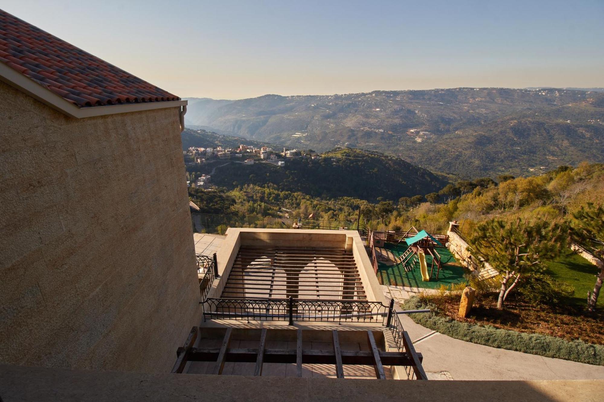 Cherry Blossom Boutique Hotel Bhamdoun Bagian luar foto