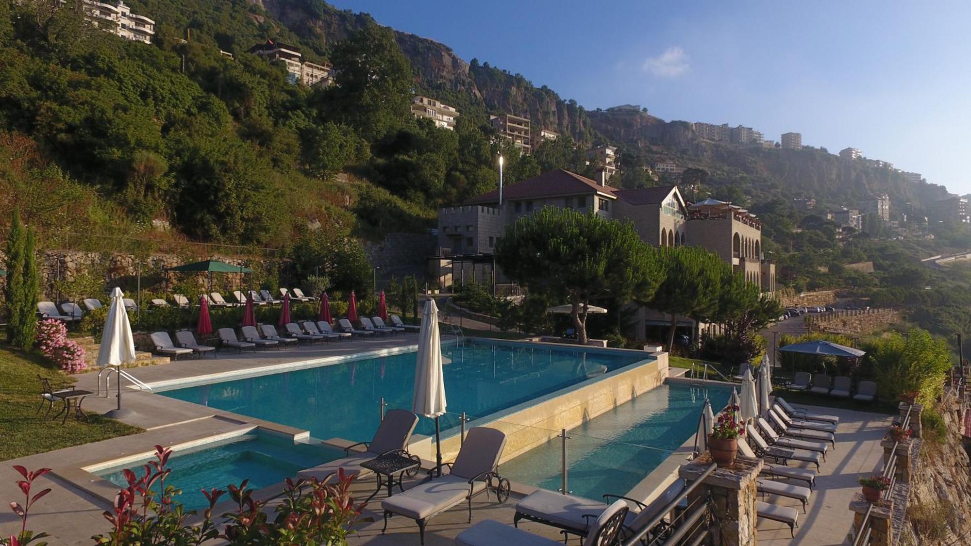Cherry Blossom Boutique Hotel Bhamdoun Bagian luar foto