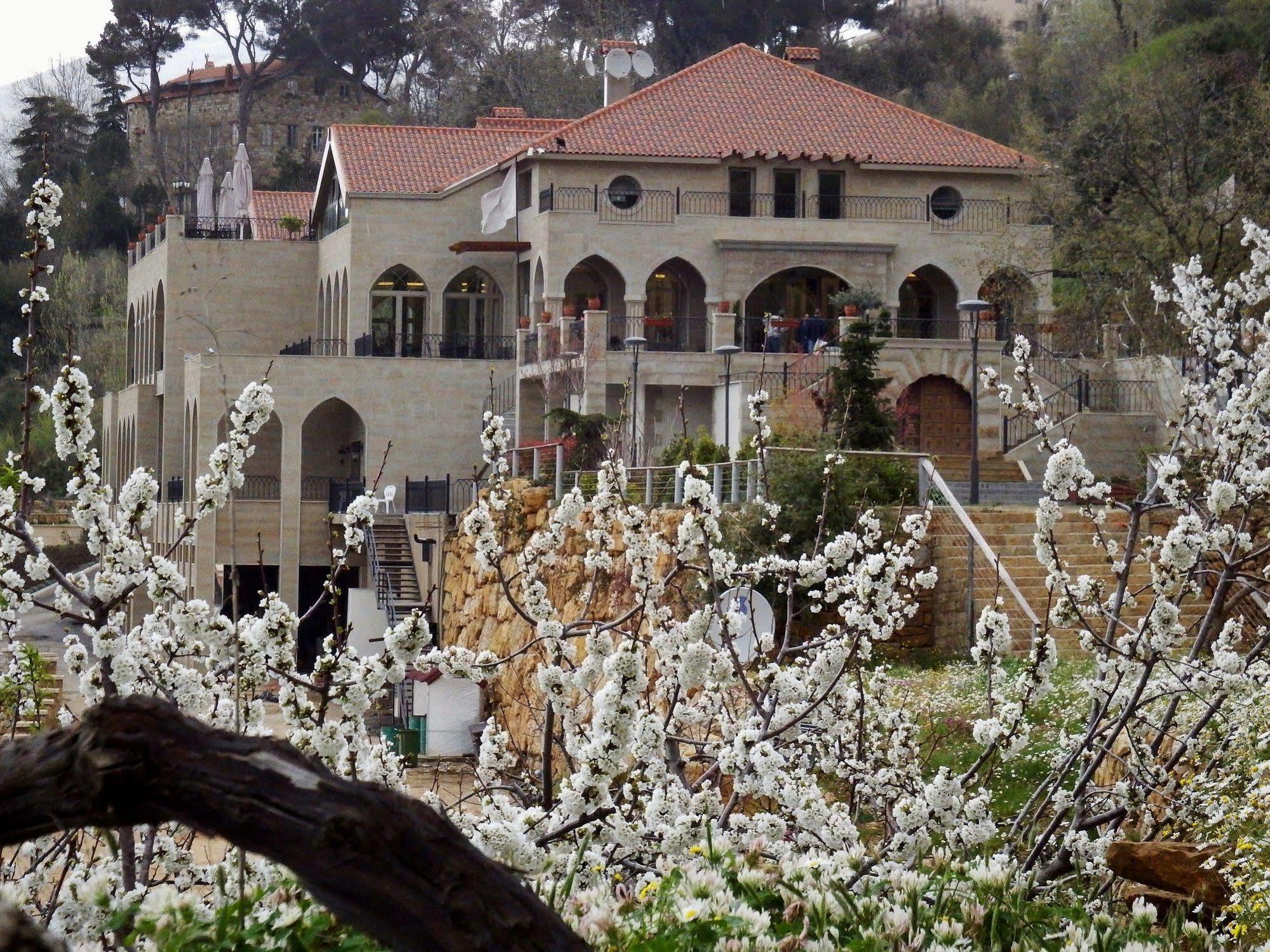 Cherry Blossom Boutique Hotel Bhamdoun Bagian luar foto