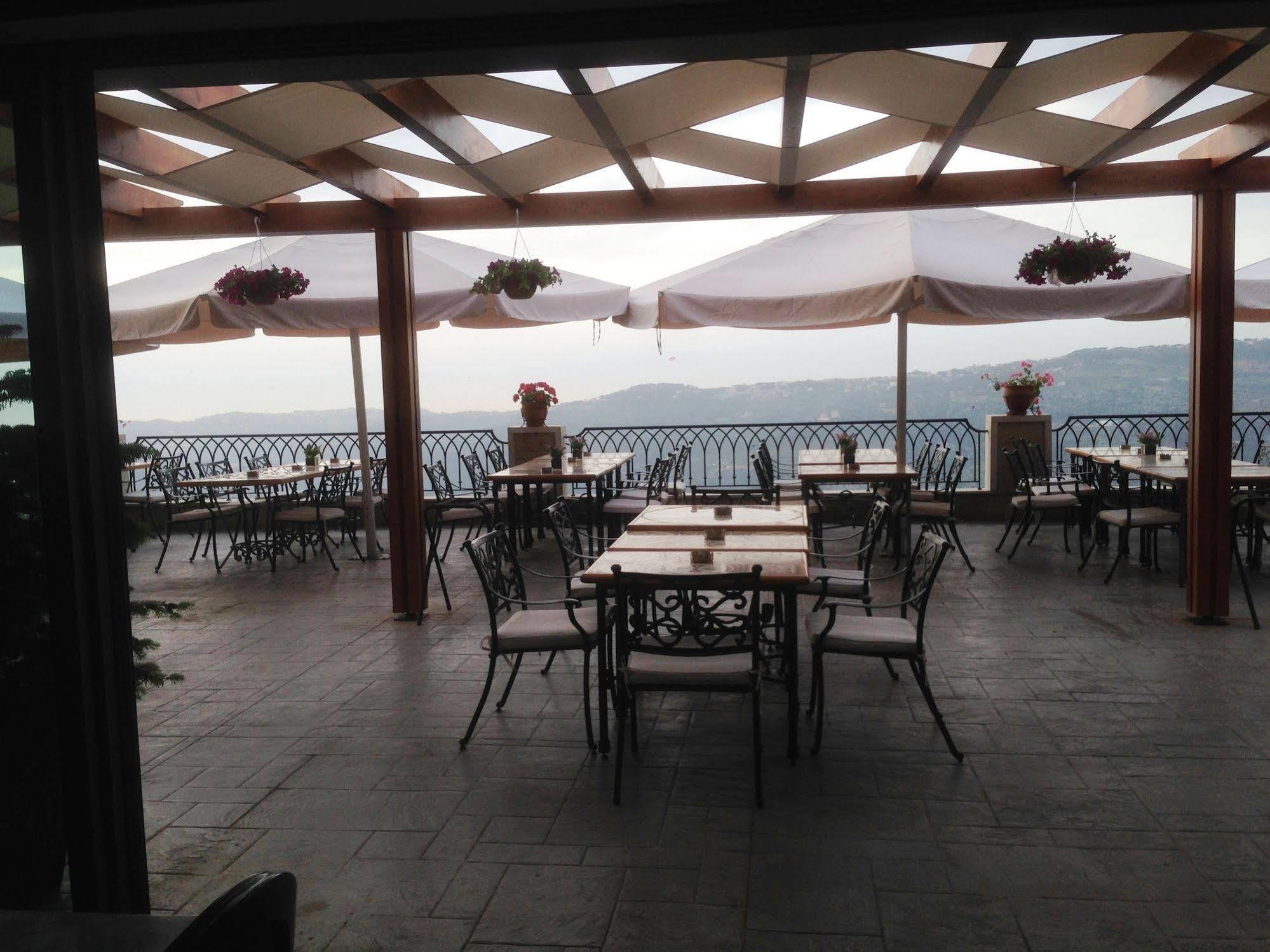 Cherry Blossom Boutique Hotel Bhamdoun Bagian luar foto